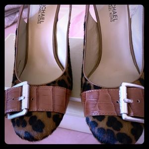 Michael Kohrs Cheetah Belted Sling back heels